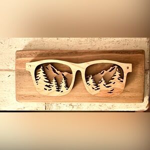 Wood decor sign - Sunglasses with mountains landscape - handmade wall art